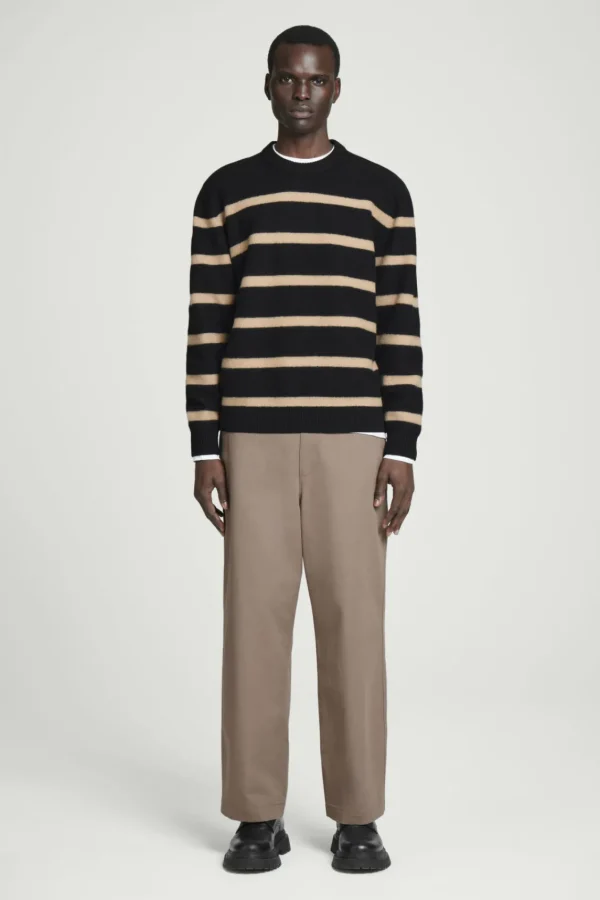 COS BOILED-WOOL CREW-NECK SWEATER BLACK / BEIGE / STRIPED Fashion