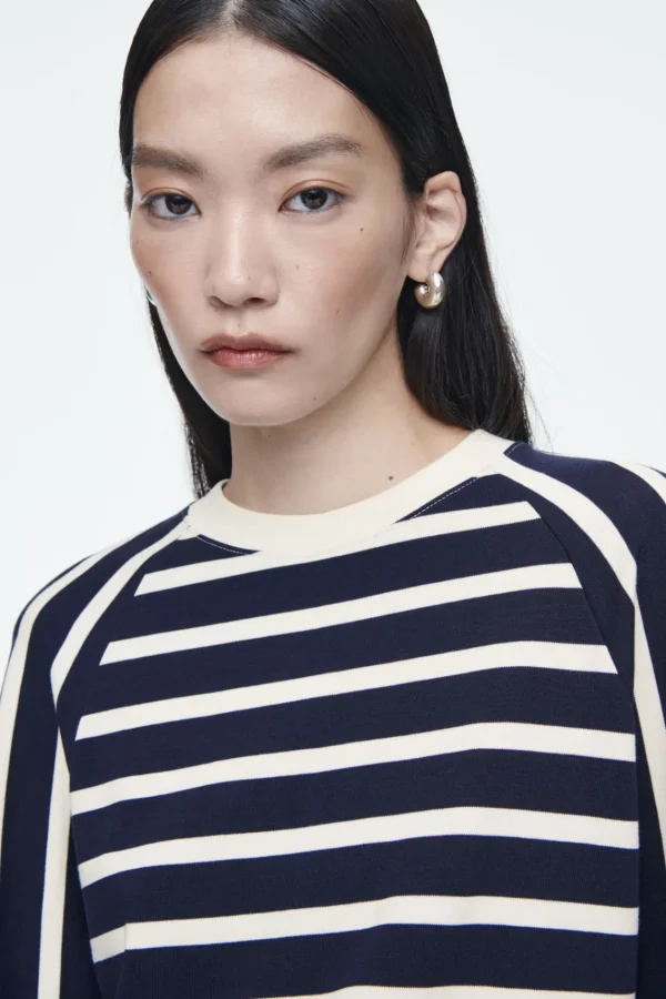 COS BOXY LONG-SLEEVED T-SHIRT NAVY / OFF-WHITE / STRIPED Cheap