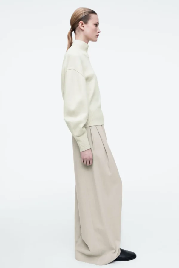 COS FUNNEL-NECK WAISTED WOOL SWEATER CREAM Store