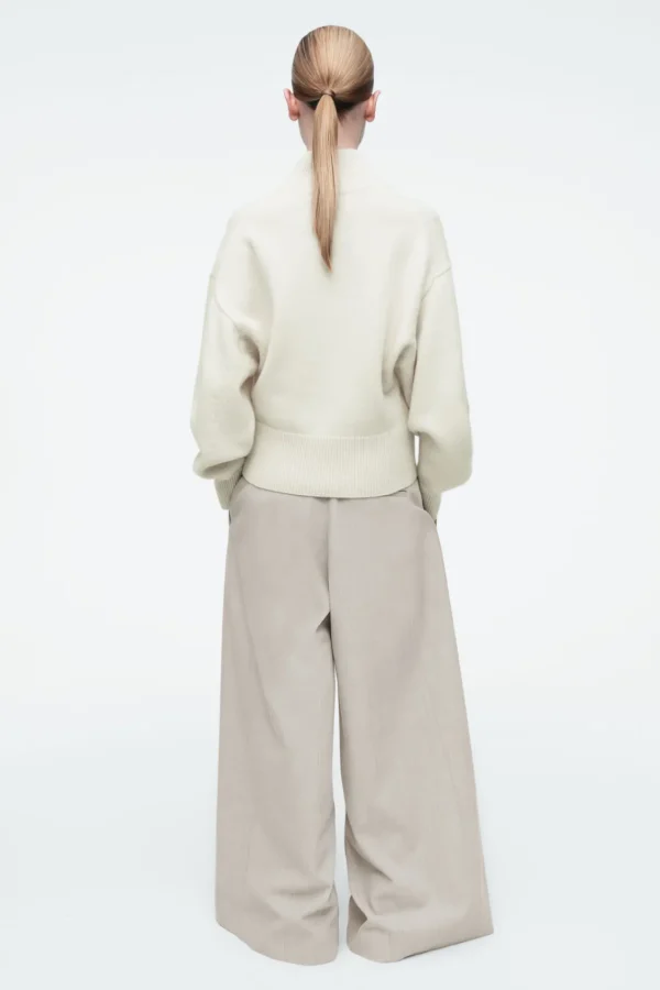 COS FUNNEL-NECK WAISTED WOOL SWEATER CREAM Store