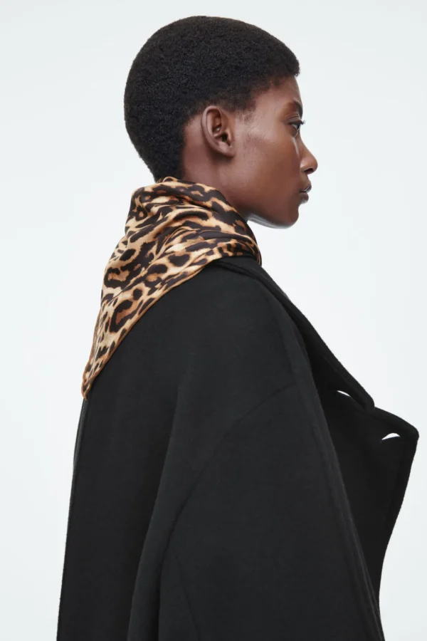 COS -PRINT SILK TRIANGLE SCARF LEOPARD Sale