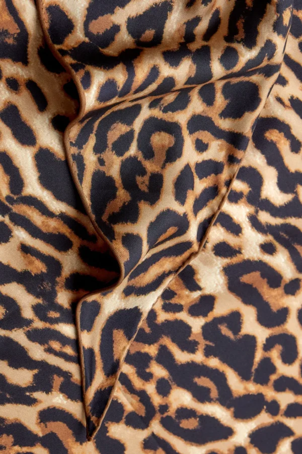 COS -PRINT SILK TRIANGLE SCARF LEOPARD Sale