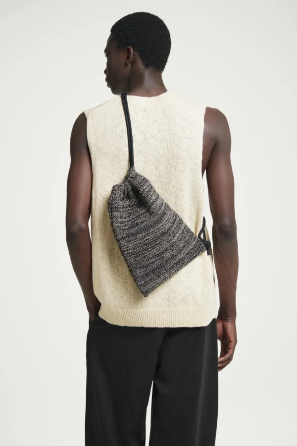 COS MÉLANGE KNITTED DRAWSTRING CROSSBODY BLACK / OFF-WHITE Online