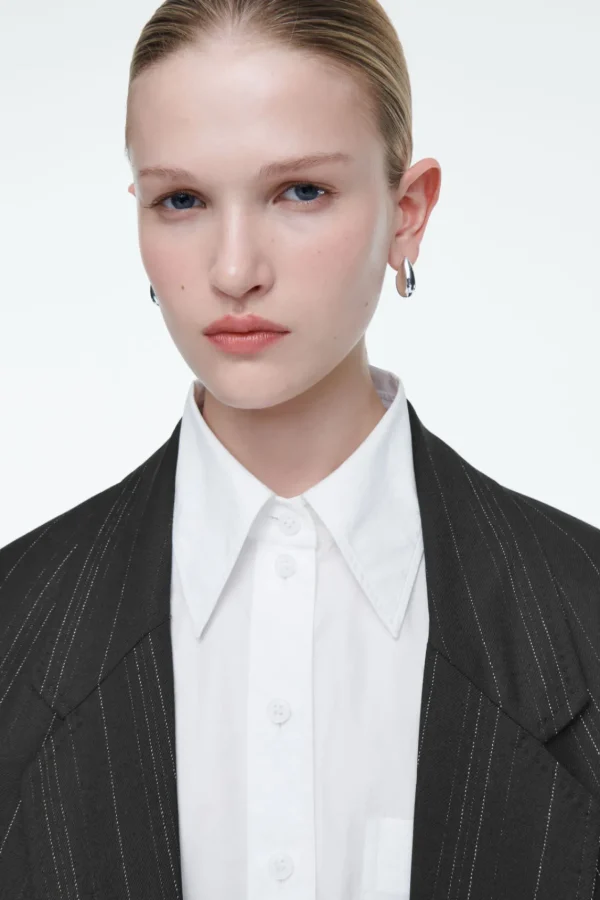 COS REGULAR DRAPED PINSTRIPED BLAZER BLACK / PINSTRIPED Outlet