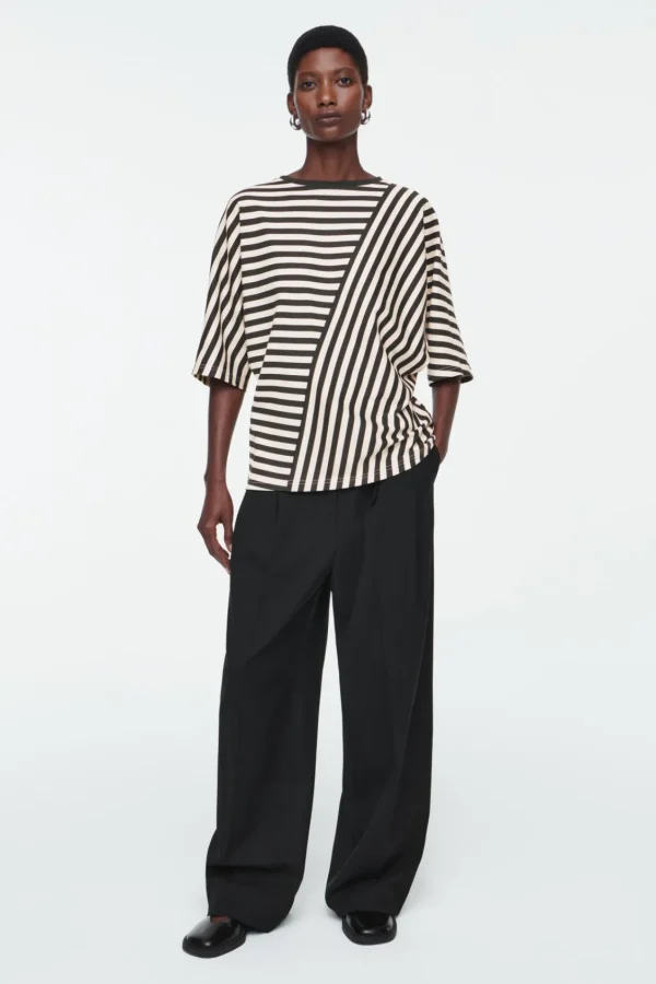 COS REGULAR PANELED STRIPED T-SHIRT BLACK / STRIPED Flash Sale