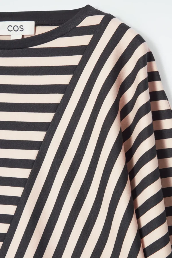 COS REGULAR PANELED STRIPED T-SHIRT BLACK / STRIPED Flash Sale