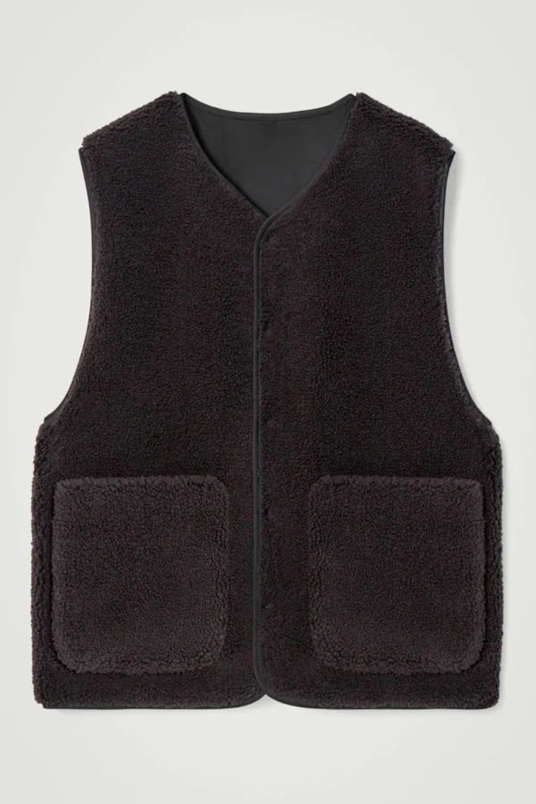 COS REVERSIBLE FAUX SHEARLING GILET BLACK / BROWN Clearance