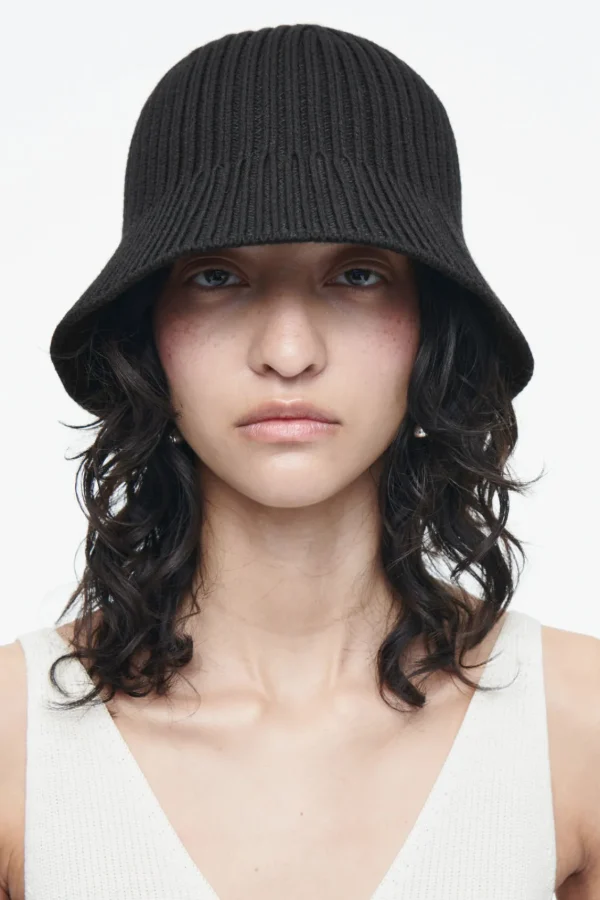 COS RIBBED-KNIT BUCKET HAT BLACK Outlet