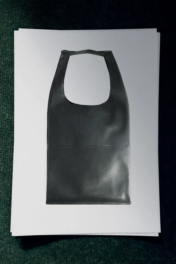 COS SLOUCHY TOTE - LEATHER BLACK Hot