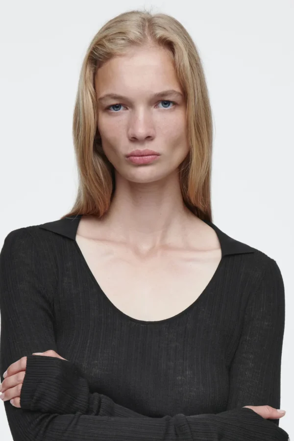 COS THE OPEN-COLLAR MERINO WOOL TOP CARBON Outlet