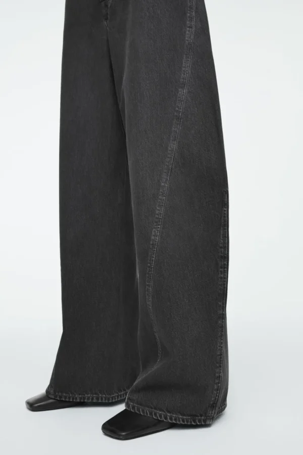 COS TWIST BARREL-LEG JEANS WASHED BLACK New